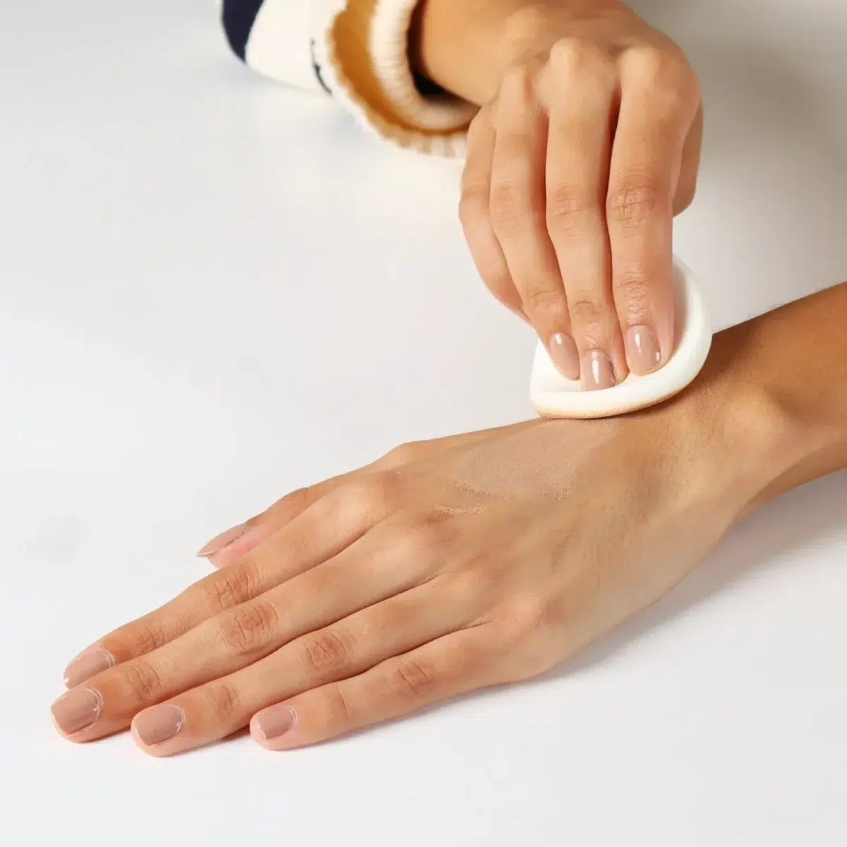 Avène Sun High Protection Tinted Compact Sable SPF50 10g – Image 3