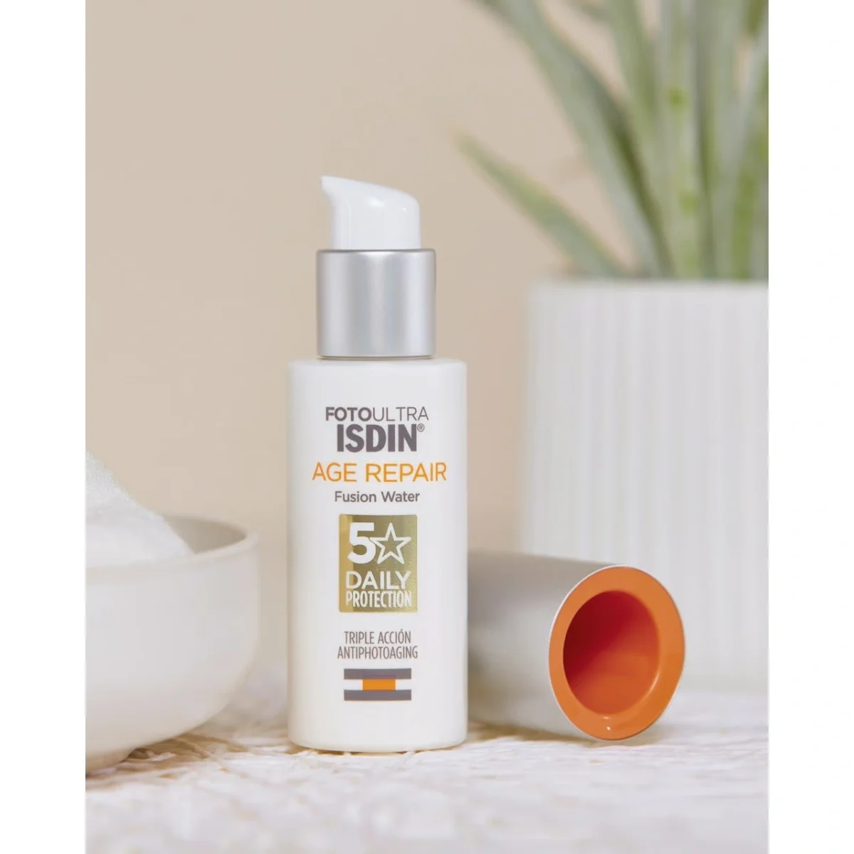 ISDIN FotoUltra Age Repair Fusion Water SPF50 50ml (1.69floz) – Image 3