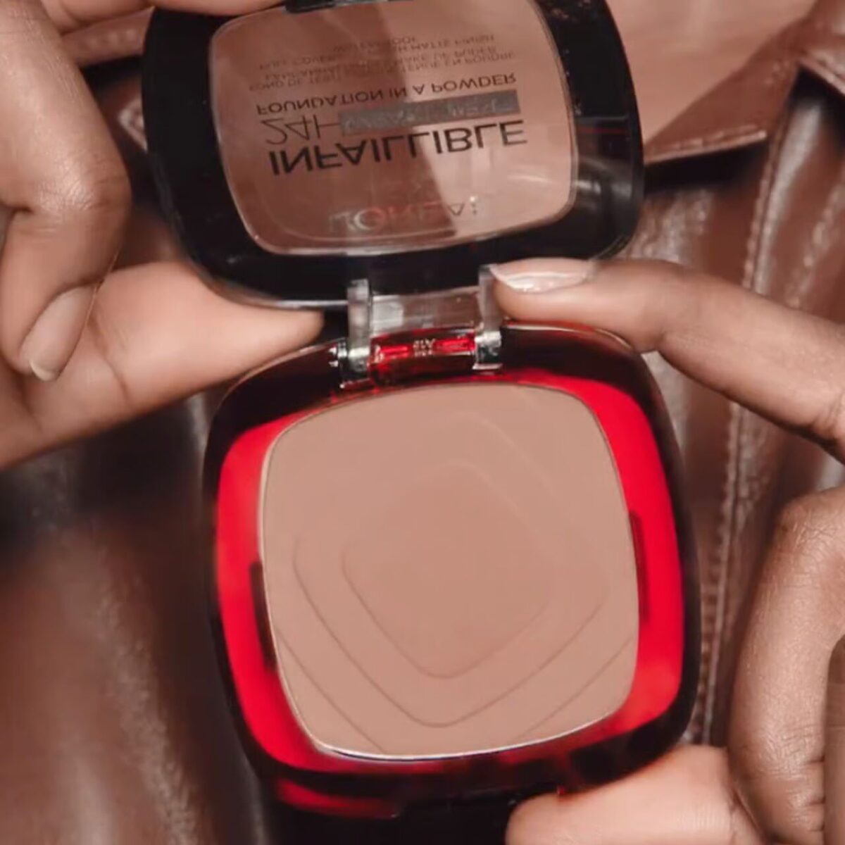 l-oreal-paris-infallible-24h-2-in-1-powder-foundation_4_converted L'Oréal Paris Infallible 24h 2-In-1 Powder Foundation 040 Cashmere – Image 4
